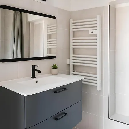 1 Privee, Espaces Communs Partages, Centre Gare, Linge & Menage Inclus شقة